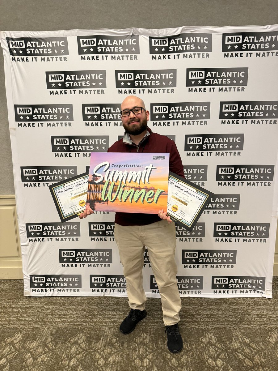 MartinSalgadoVA's tweet photo. Blessed to be a back to back Summit Winner as well as a Q3 &amp; Q4 MAC Summit Winner 🙏🏼🎉⛰️ #HighRollerz @@LifeAtATT @MASMakeItMatter @theeastregion @DaleB1 @404girl https://t.co/Ep255duj9I