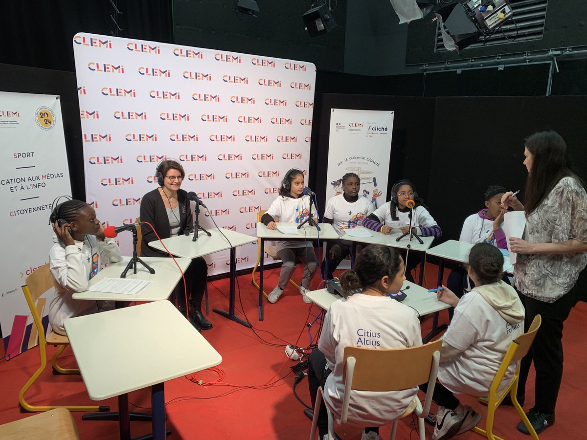Éducation aux médias - sport scolaire - Égalité Fille/Garçon. 
L’USEP interviewée. Partenariat ⁦<a href="/LeCLEMI/">CLEMI</a>⁩ / @Francetelevision ⁦<a href="/education_gouv/">Ministère Éducation nationale</a>⁩
