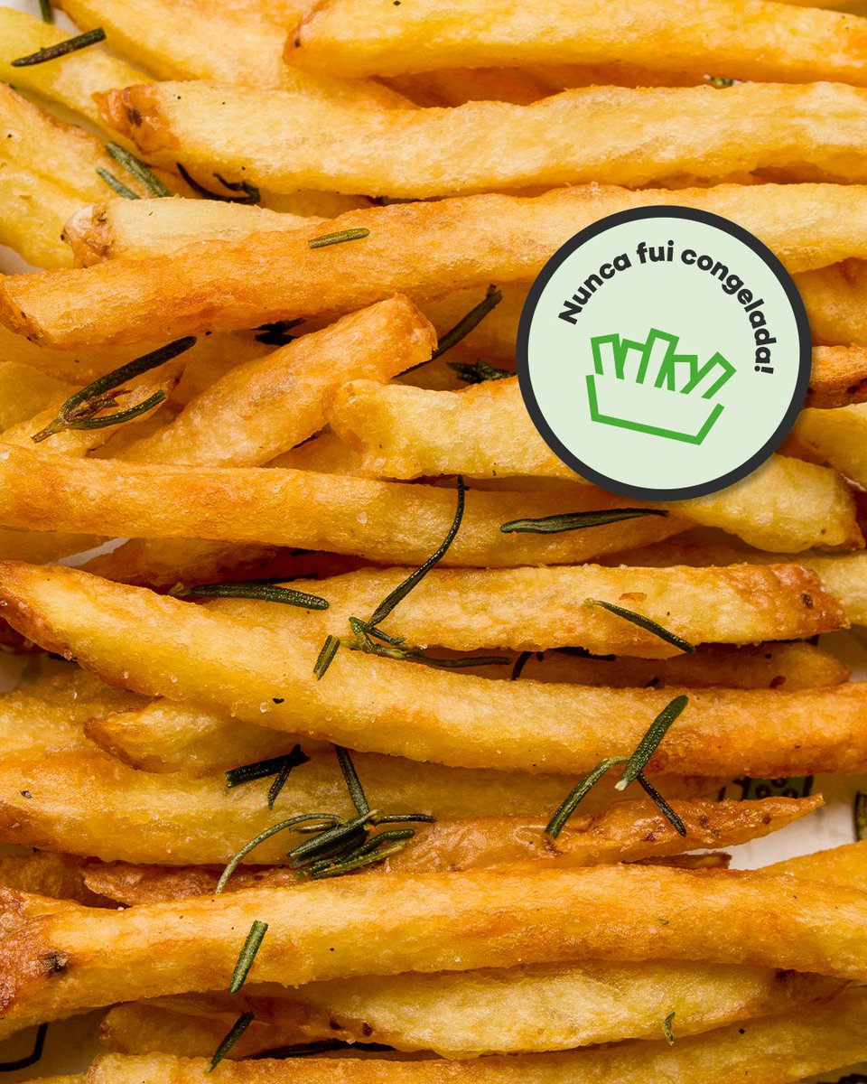 cabanaburger's tweet photo. Sem falsa modéstia, nossas batatas são boas demais! E para chegarem gostosinhas assim em nossos restaurantes, a gente se esforça, trabalha duro para tê-las sempre fresquinhas. Além de nunca congelarmos, essa maravilha vem dos melhores fornecedores. Aqui tem batata de verdade! https://t.co/LCt80oKi5q