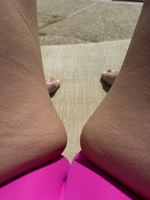 The sun ☀️ is out https://t.co/33vsogSkl4<a href="/tag/love"class="tags"><span>#love</span></a><a href="/tag/milf"class="tags"><span>#milf</span></a>