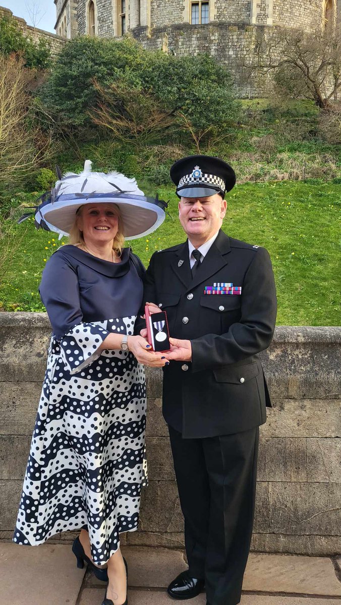 Today I received my KPM from HRH The Princess Royal at Windsor Castle, supported as always by my family.. PC1731Daniel Fleming KPM @Humberbeat @ACC_TMc @erhighsheriff @HumbersideFire @HumbersidePCC @HullLordMayor @ERLieutenancy