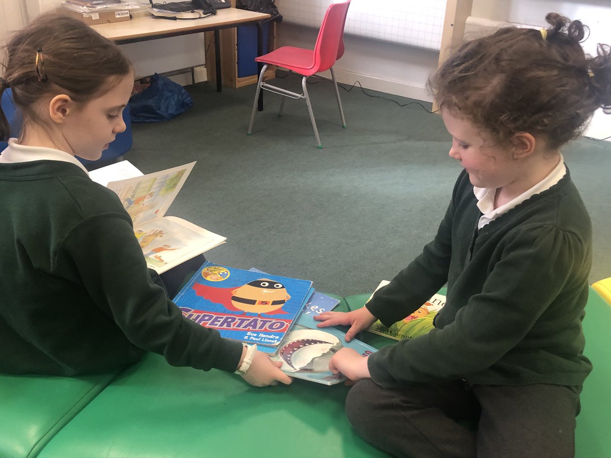 missP_reads's tweet photo. Our reading club was busy today @HalyrudePs with pupils busy making bookmarks and reading fiction and Polish dictionaries for pleasure. #readingschools https://t.co/D8MvQRSGF0
