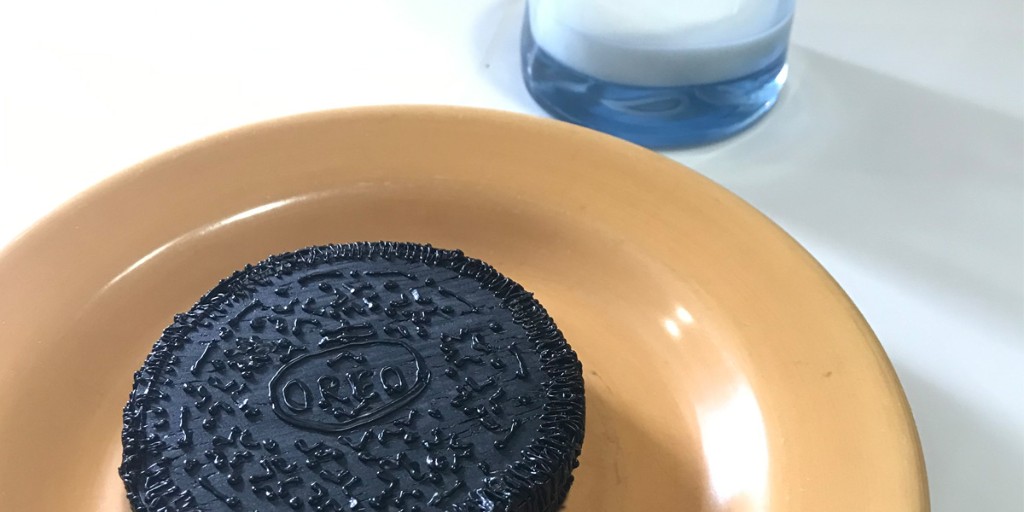 It’s National #OreoDay! We’re cooking up a version of this classic cookie using a #3Doodler #3Dpen that looks good enough to eat. Follow our tips to create your own! bit.ly/4335gbj #WhatWillYouCreate #NationalOreoDay