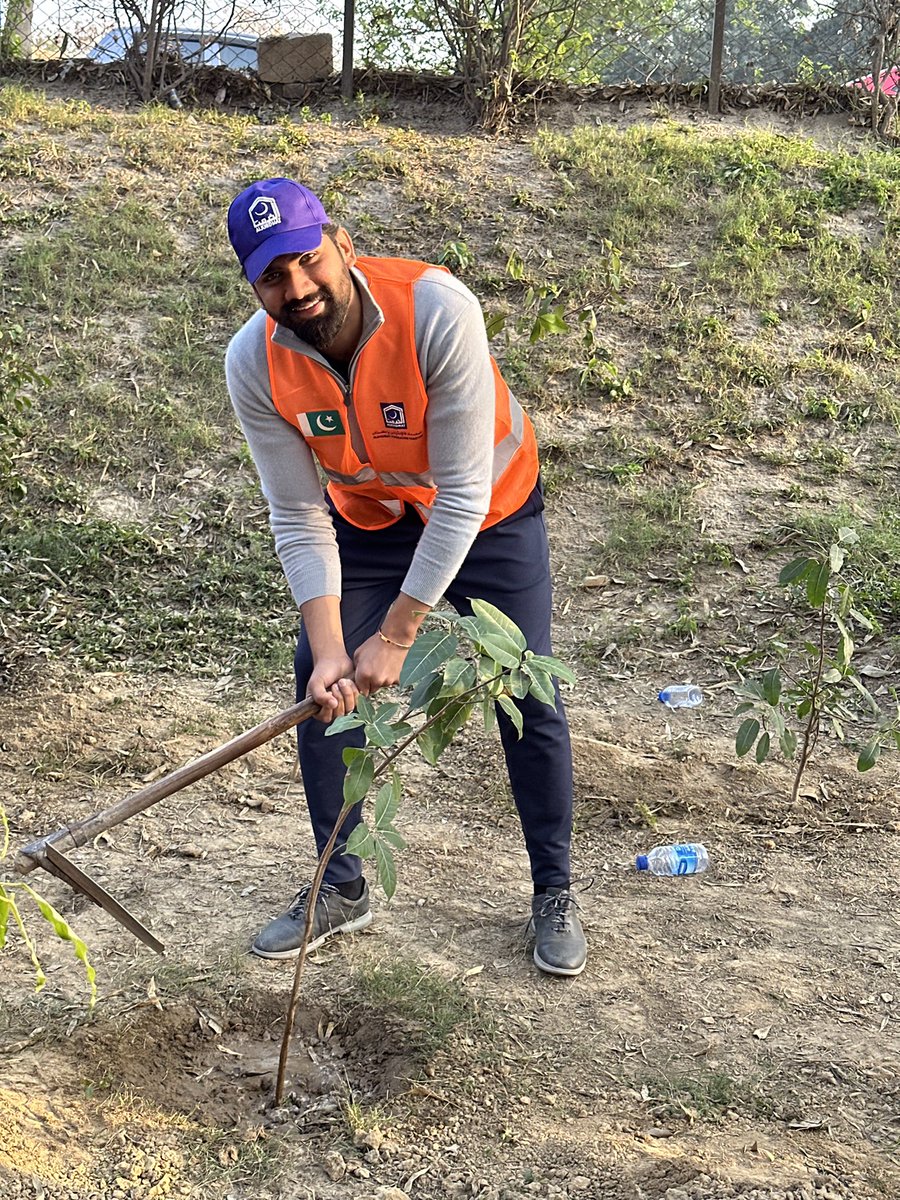 mominrajpot's tweet photo. "Plant a tree today and create a greener tomorrow!"
#UCPPLANTATION2024
#UCPXAlkhidmatPlanatation2024 
#CleanAndGreenPakistan 
#UCP https://t.co/Jyuu4NPCF8