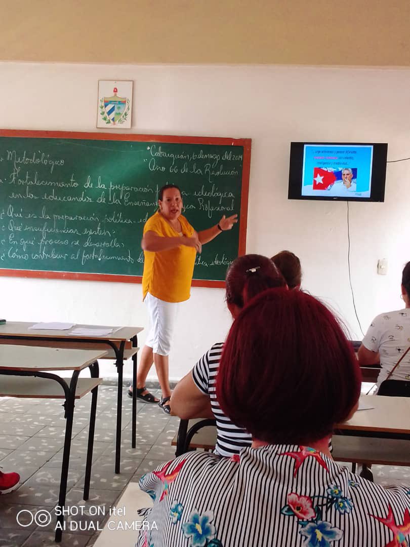 Taller metodológico: Fortaleciendo la preparación política ideológica en los educandos de ETP a través de un programa complementario
#SanctiSpíritusEnMarcha
#CabaiguánEduca