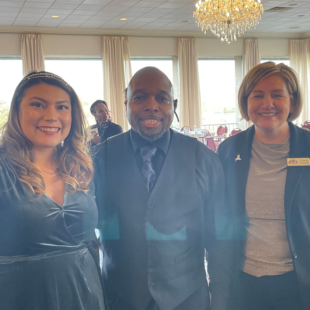 MWCUSTOMPRINT's tweet photo. ✨ Recap of our Unforgettable Achievement Celebration at the                  55TH ANNUAL CAIC LUNCHEON! 🌟 CEO George Wright shared insights on Chicago's evolving workforce. 🎙️ Keynote wisdom, networking success, and honoring CAIC members for their inspiring accomplishments. 🏆 https://t.co/Jj7g8VaXym