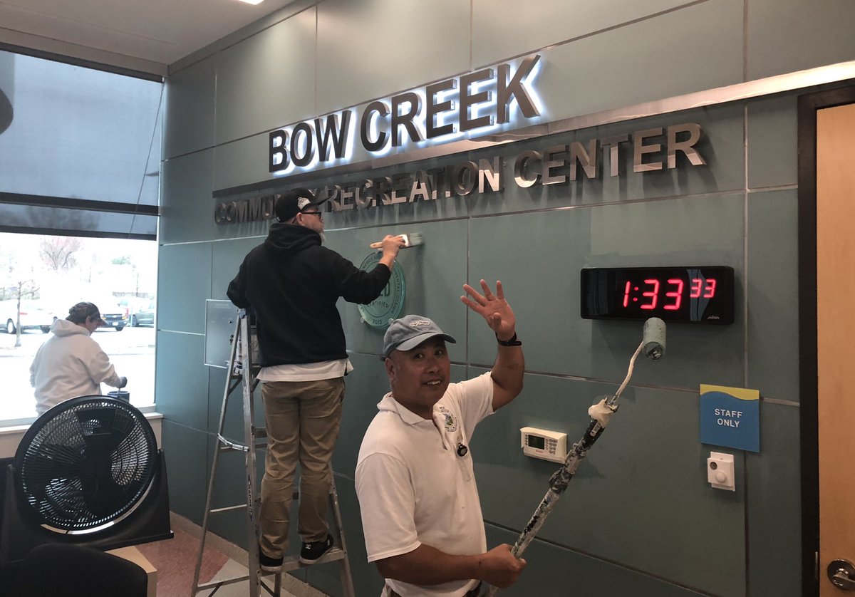 VBParksGuy's tweet photo. Another @VBParksRec maintenance week in full swing - this time at Bow Creek. Thx to all of those that are helping us keep these community amenities in the best shape possible. Center reopens next Monday. https://t.co/VDT7V3IxOa