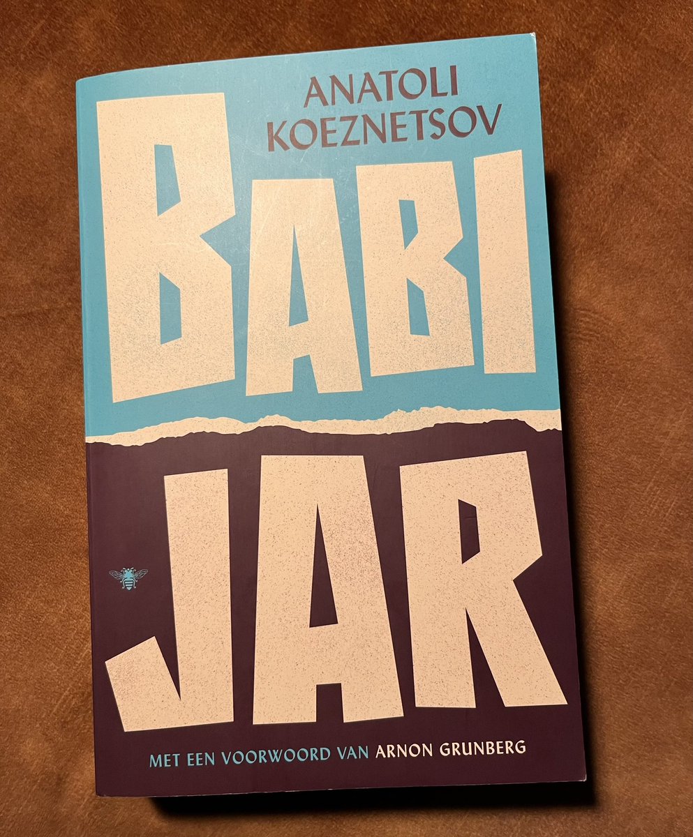Dubbelmono's tweet photo. Een andere tijd en een andere plaats en dit was een briljante roman. Maar Kiev en Babi Jar en WO2 en het is ook een gruwelijk document in de vorm van een roman. Wereldliteratuur. #anatolikoeznetsov #babijar #debezigebij https://t.co/Fty4nayxfQ