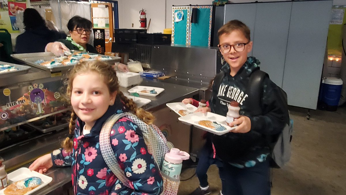 Lyles-Crouch (@lylescrouch) on Twitter photo It’s National School Breakfast Week!! Ms. Purdy made breakfast so fun this morning to give the students a great start to their day!! <a href="/ACPSNutrition/">ACPS Nutrition</a> <a href="/ACPSk12/">Alexandria City Public Schools</a> #NSBW24 It’s National School Breakfast Week!! Ms. Purdy made breakfast so fun this morning to give the students a great start to their day!! <a href="/ACPSNutrition/">ACPS Nutrition</a> <a href="/ACPSk12/">Alexandria City Public Schools</a> #NSBW24