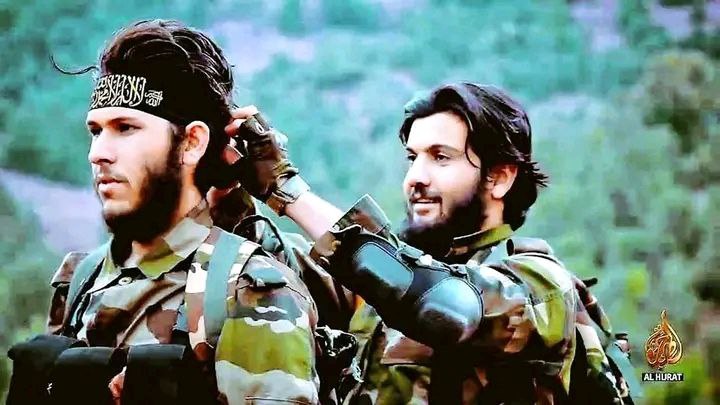 څوک چې حق وپېژني،
 له قربانيو او ځان تېرېدنو خوند اخلي. 

#استشهادیان_تقبلهم الله😢