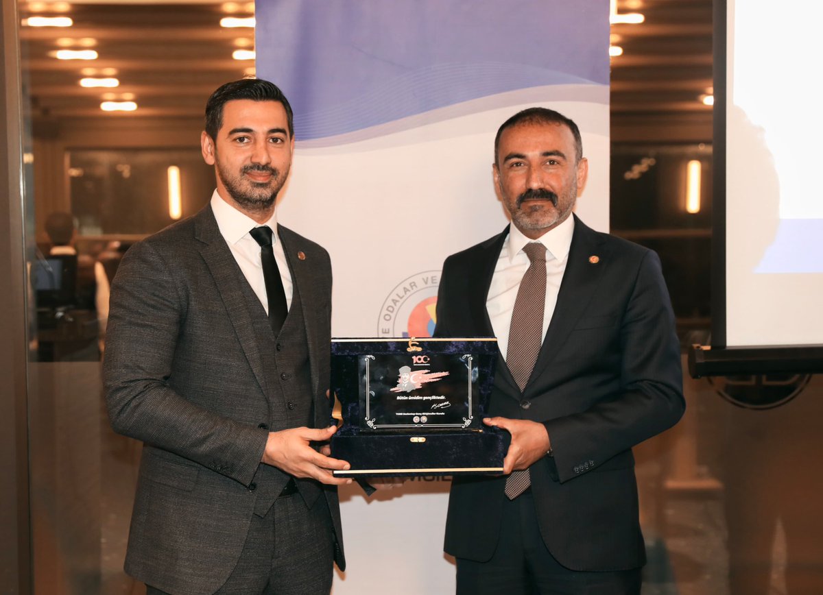 TOBBGGGK's tweet photo. Gaziantep Genç Girişimciler Kurulu olarak dönemimizin ilk kurulunu gerçekleştirdik. Açılış konuşmalarını başkanımız ve Gaziantep Ticaret Odası Başkanı Tuncay Yıldırımın açılışıyla başlayan kurulumuzda eski dönem başkanlarımız ve icra kurulu’na teşekkür belgelerimizi verdik. https://t.co/rc59LciEj3