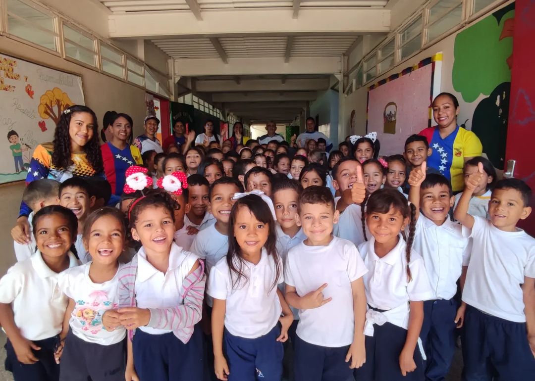 Mincyt_VE's tweet photo. #6Mar | @FundaciteGuaric fortalece aprendizaje sobre ciencia y nutrición en escuela “Dr. Arístides Rojas"

📌Los niños y niñas aprendieron sobre los beneficios de una alimentación sana a través de actividades lúdicas

Conoce más➡️https://t.co/3xOgDga7tf

#NadieNosDetiene https://t.co/9QH4u2dlgL