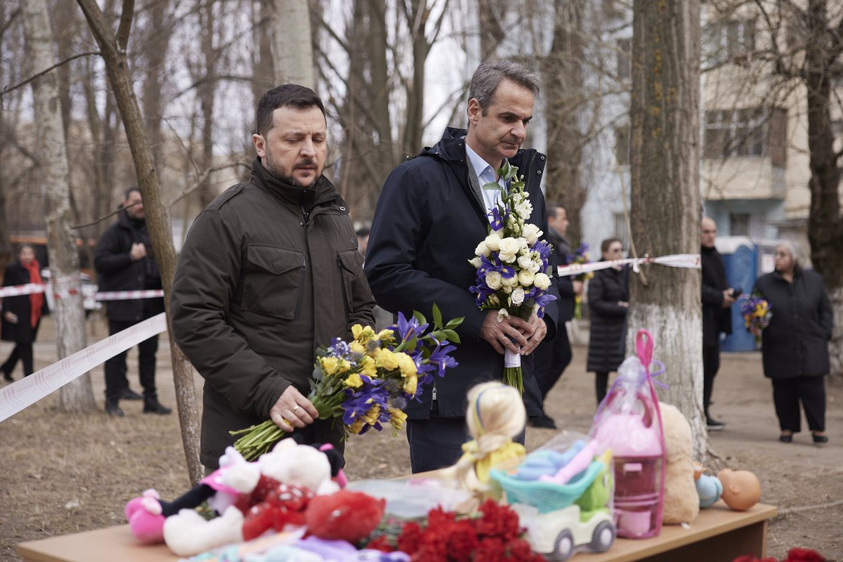 GRinStrasbourg's tweet photo. 2/3 - 🕊️ Our hearts go out to the people of #Odessa for the tragic bombing on March 2nd.
🇬🇷 @PrimeministerGR offered sincere condolences, emphasizing solidarity during this difficult time. #OdessaStrong #Peace @UKRinCoE https://t.co/LBPykNtdmh