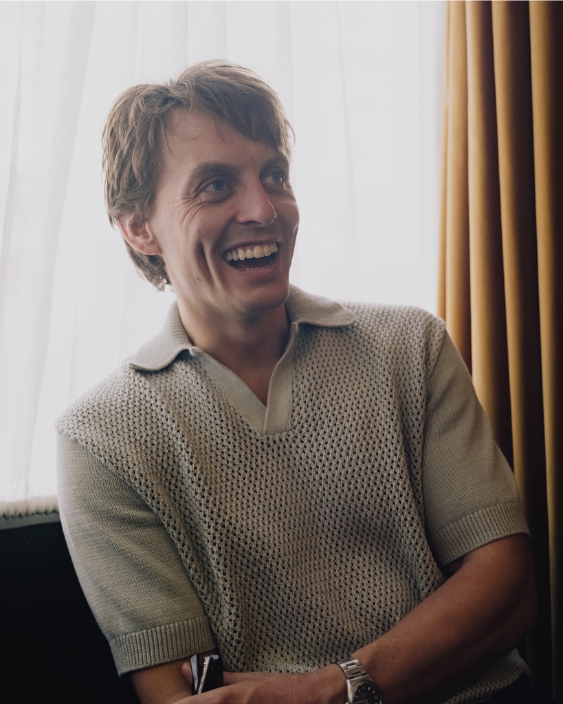 O_Spencer's tweet photo. When you think of knitwear, it’s usually chunky pullovers that come to mind, but this season we’ve created some beautiful woven organic cotton pieces in summery silhouettes. Here’s @thomas_straker giving our mint knitted Penhale polo a whirl recently. ⁠ https://t.co/AHZzYCL2HH