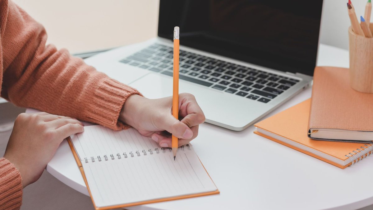 LearnAMAStyle's tweet photo. 🚫 Avoid clichés like "crystal clear" in scientific writing. They lack impact and precision. #medicalwriting Learn more: https://t.co/5L8MC4A5pw #medicalediting https://t.co/jQe7jsI0u5