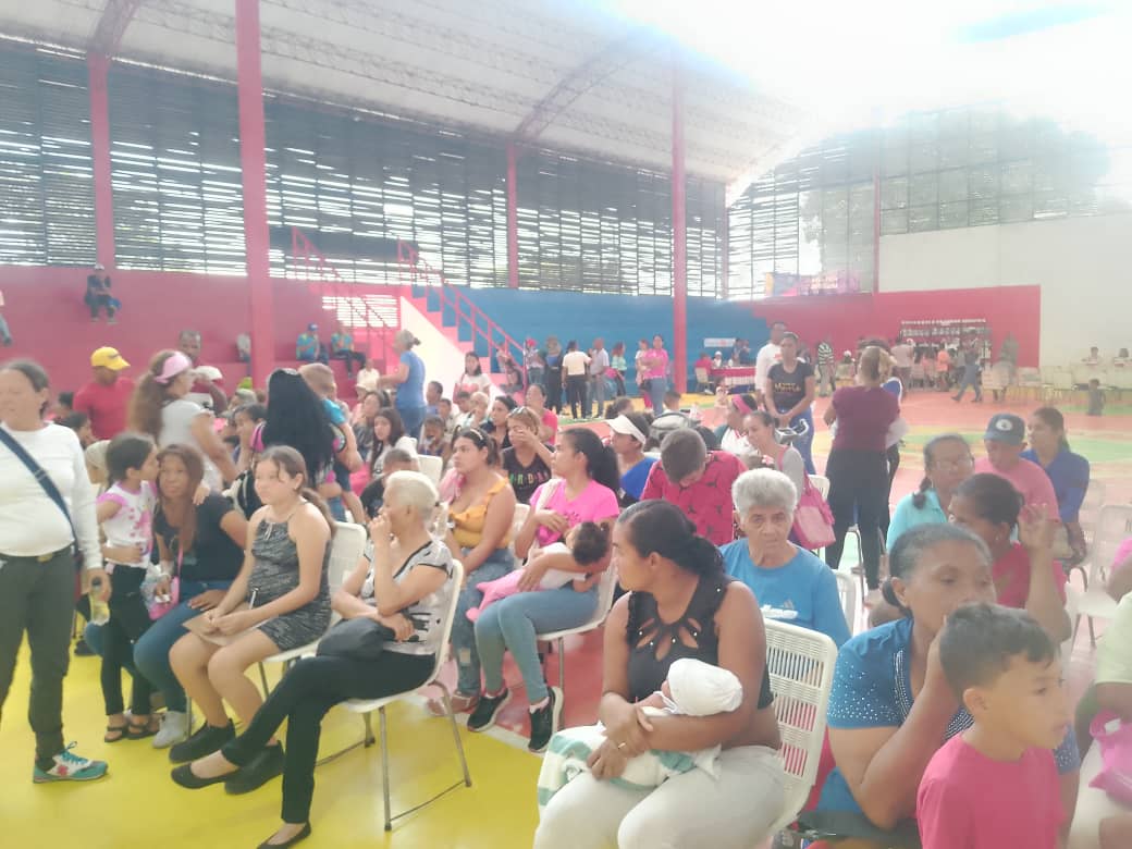 IvssYaracuy's tweet photo. #06Feb l Se Realizó en los espacios del Gimnasio Cubierto del Sector La Libertar del Municipio Cocorote. Jornada integral de salud de la Gran Misión Venezuela Mujer. ( En el Marco de la Celebración de la Semana de la Mujer). @MagaGutierrezV  @NicolasMaduro @JLEONYARA @MinSaludVE https://t.co/mcqSLiSHUF