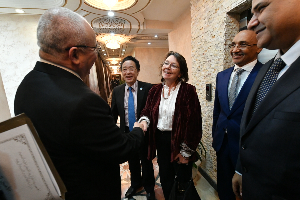FAOAlgerie's tweet photo. Rencontre entre le Directeur Général de la FAO, Qu Dongyu, et le Ministère de l'Agriculture et du Développement Rural, M. Youcef Cherfa, soulignant le potentiel de l'Algérie pour le développement agricole et la sécurité alimentaire nationale #Algerie #SécuritéAlimentaire #4better https://t.co/qT5ECkxvl2