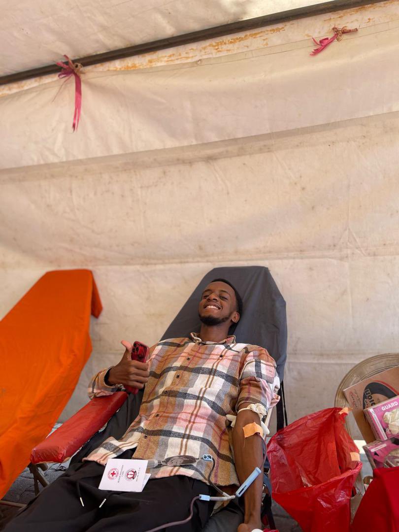 UcuKampala's tweet photo. Day 3 was a success! Our medical school hosted a blood donation drive, and we're thrilled with the incredible turnout. A huge thank you to everyone who generously donated blood. Let's keep the spirit of giving alive throughout our health awareness week! 💉🩸#HealthAwarenessWeek https://t.co/71i7kxPQp6