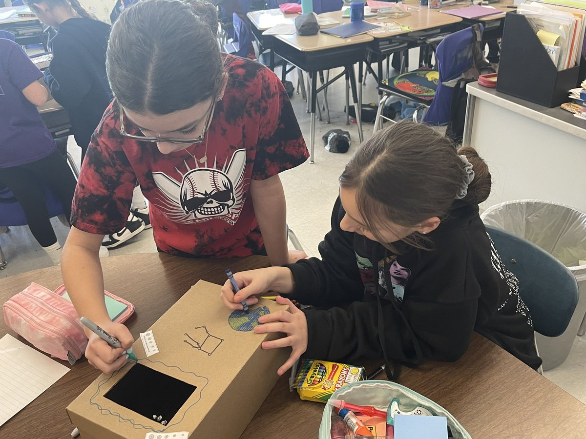 MrsSiebenChris's tweet photo. We completed our shoe box constellations 🌌!  We had a great time creating Gemini, Pegasus, Cassiopeia, and Orion! ⭐️ @MDzSabatini @CBS_Bethpage #WeAreBethpage https://t.co/qmkJTu5roK