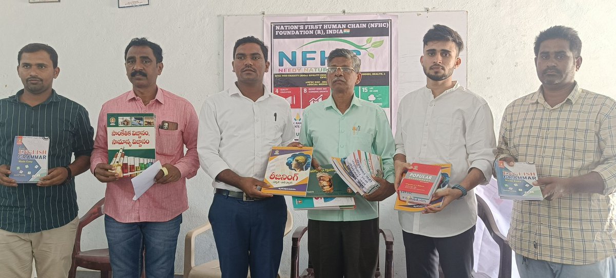 yashwanth_6's tweet photo. Had a fantastic time at Kesamudram ZPHS, promoting literacy and environmental sustainability! 📚🌳 #PositiveImpacts https://t.co/2cuAPvqh6p