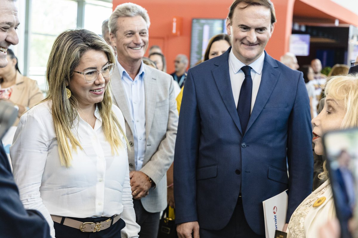 marcerodio's tweet photo. Vuelo inaugural
🇦🇷 Córdoba - 🇵🇾 Asunción

Con el objetivo de ampliar la conectividad aérea, el @gobdecordoba habilitó tres vuelos semanales que unirán nuestra provincia con la capital de Paraguay a través de la aerolínea Paranair. ✈️ https://t.co/IjUOc85e66