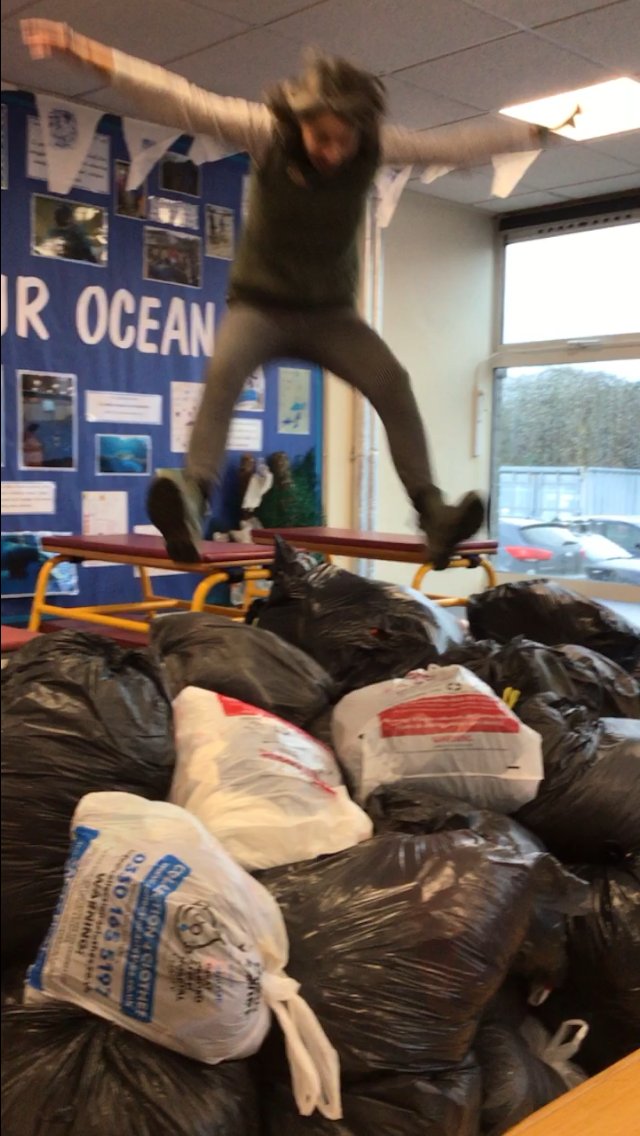 Don't forget it is Bag2School Collection tomorrow (Thursday 7th March) - PLEASE bring your bags to the main hall first thing - Thanks! 📷Excited to see if we raise more than the last collection! #fobs #PTA #fundraising <a href="/bag2schooluk/">Bag2School</a>