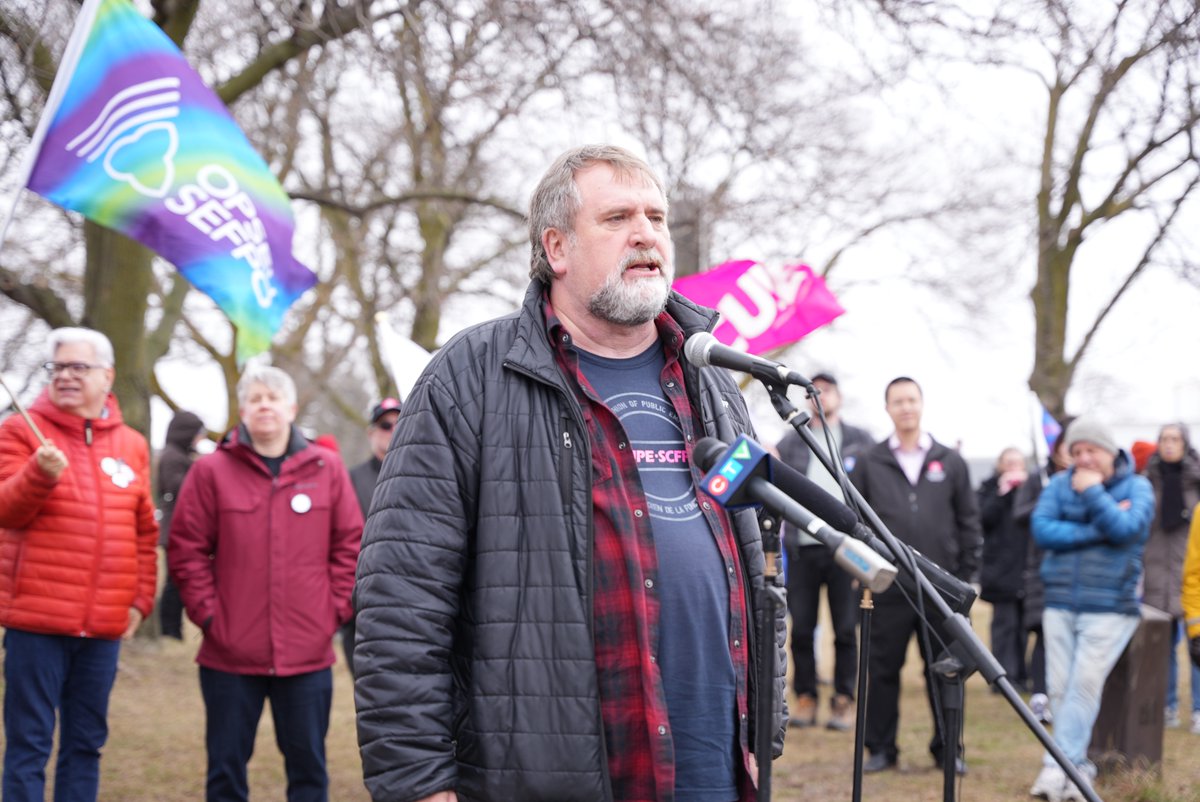 CUPEOntario's tweet image. Today folks from all over the labour movement gathered at CUPE 3903's Our Right to Strike Rally where they let the York University administration know that they will not stand for their intimidation tactics or the criminalization of their workers! 

Folks heard from the CUPE…