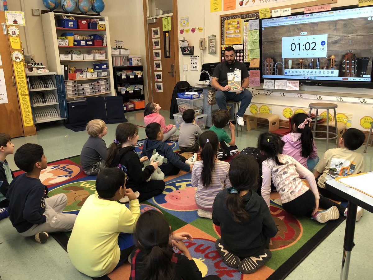 We always enjoy our guest readers! #ewlearns <a href="/NorthSideEW/">North Side School</a>