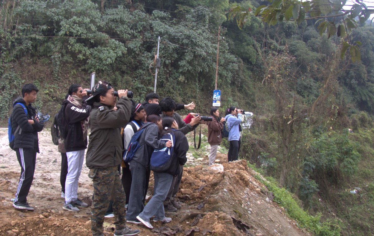 AtreeSiang's tweet photo. A glimpse of the 1st Aalo bird walks, ‘Feathers and Footsteps’. The event was packed with various of engaging activities including a bird walk, educational talks on bird identification &amp; conservation, a fun quiz, making the event a memorable experience for all the participants. https://t.co/jdy7Gxq6Ia