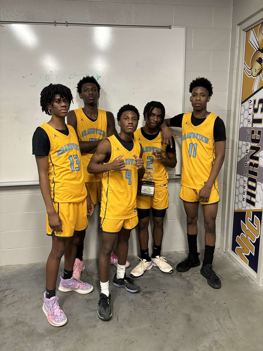 Aidan Lee (@aidanlee810) on Twitter photo I am extremely blessed to spend my last two years with this program even though we came up short I still love my guys💛💛💙💙 #4out @Rise_Above_GV @Grandview_bball <a href="/PottsPrentes/">Prentes Potts</a> I am extremely blessed to spend my last two years with this program even though we came up short I still love my guys💛💛💙💙 #4out @Rise_Above_GV @Grandview_bball <a href="/PottsPrentes/">Prentes Potts</a>