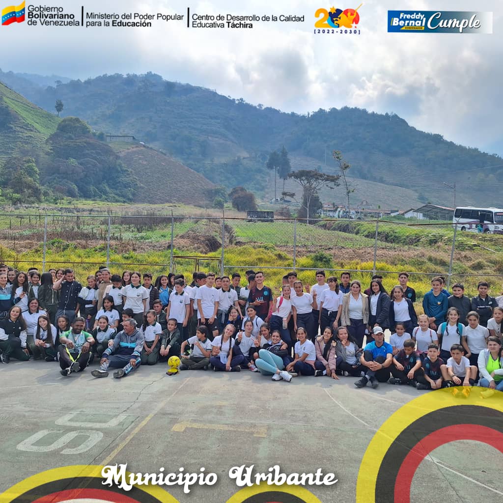 #6DeMarzo 🇻🇪 Encuentro interinstitucional de los estudiantes de la U.E.N. Ana Ysabel Contreras de Belandria y el Liceo Nacional Monseñor Rafael Hernández. 

#NadieNosDetiene 

<a href="/NicolasMaduro/">Nicolás Maduro</a> 
<a href="/_LaAvanzadora/">Yelitze Santaella</a> 
@MPPEDUCACION 
<a href="/Berzabethg1/">Berzabethgandicaoficial</a> 
<a href="/CDCETachira/">CDCE Táchira</a>
<a href="/Alexis_J_Castro/">Alexis Javier Castro</a>