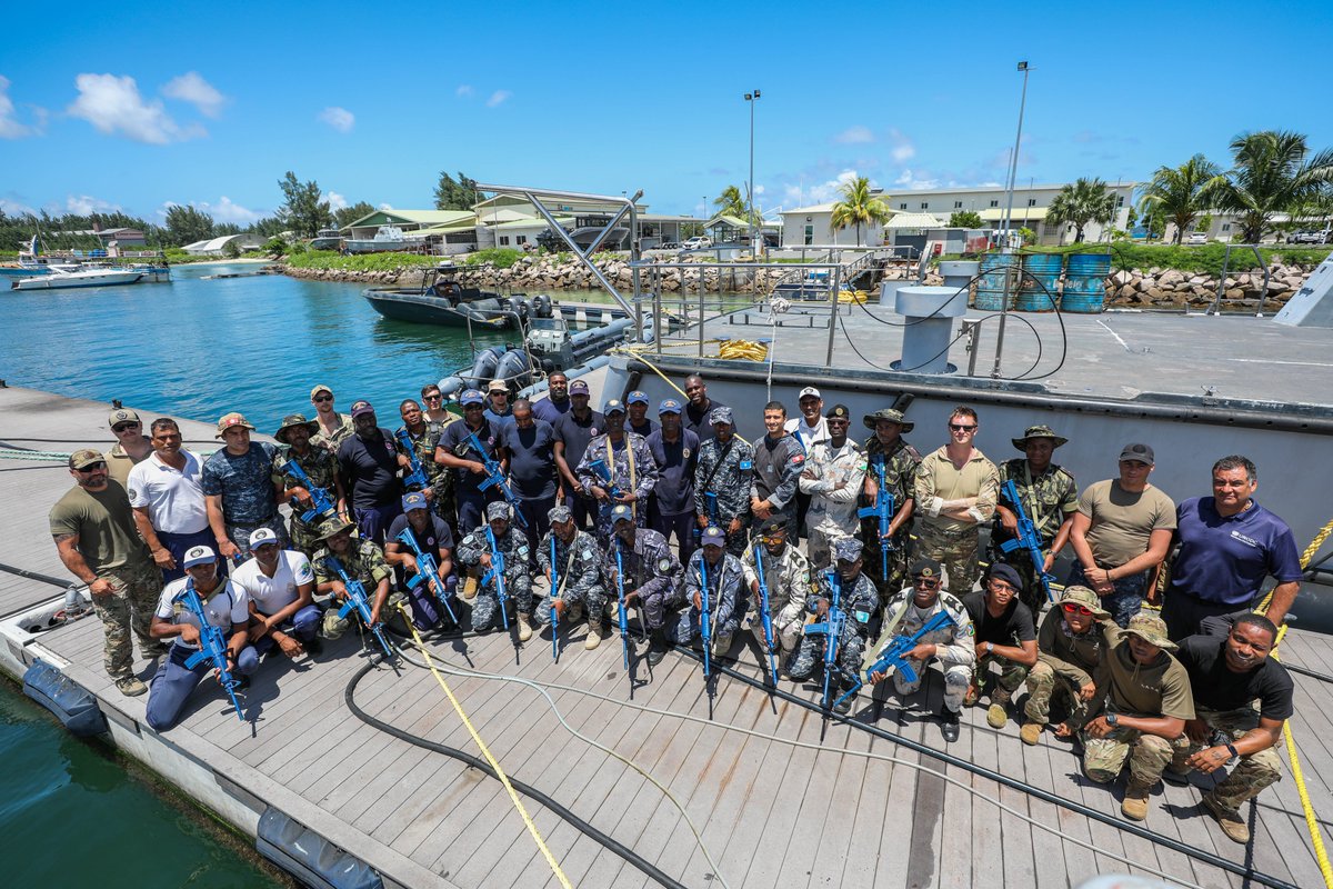 #PartnershipsMatter ⚓️

#CutlassExpress24 participants completed visit, board, search, and seizure procedures in 🇸🇨 in support of the exercise.

Follow along for more! dvidshub.net/feature/Cutlas…