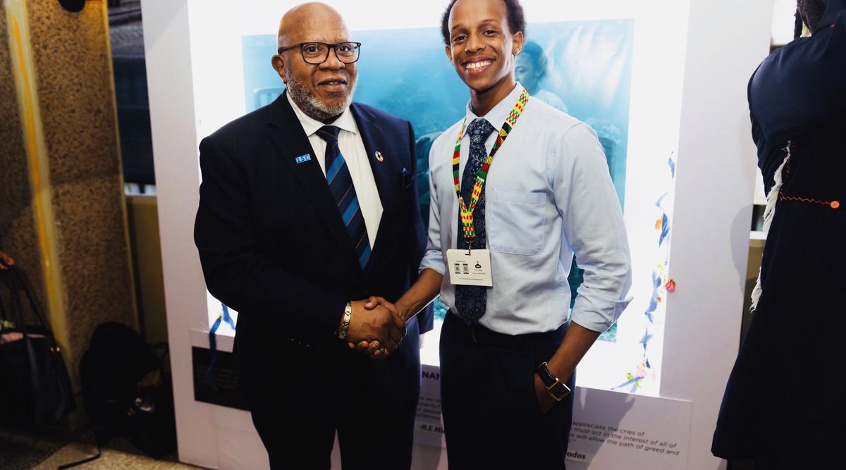 On the sidelines of #UNEA6, I had a delightful encounter with His Excellency Mr. Dennis Francis, the President of the United Nations General Assembly (PGA). 

Couldn't resist teasing about his youthful appearance! And asked what the secret!? 😂 🇹🇹 X 🇺🇳
#UNGA78 #UNGA2023