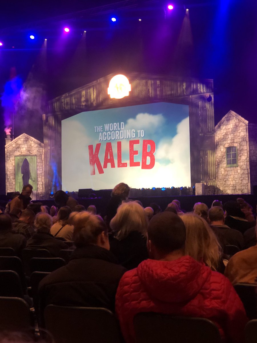 scottydogdart's tweet image. At the BIC to see Kaleb Cooper, never seen so many pairs of clean farm boots an Gillet’s in one place !!! #FarmLife #country #outout