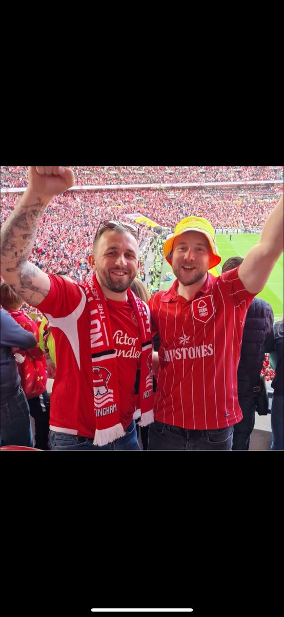 Chris Hunter aged 35 (on the right) suffered a cardiac arrest on sat after watching his beloved forest and has unfortunately passed away. If we could get a round of applause going on the 35th minute at the palace game it would be a very special moment 💔. #nffc @Forza_Garibaldi