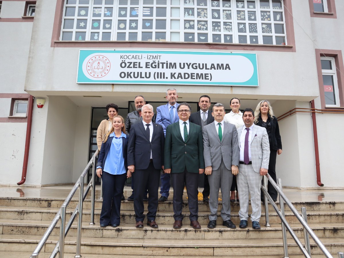 memkocaeli's tweet photo. 1️⃣Eğitim Öğretim faaliyetlerinin yerinde değerlendirilmesi kapsamında Bakanlığımız Özel Eğitim ve Rehberlik Hizmetleri Genel Müdürümüz Doç. Dr. Mustafa OTRAR, 6 Mart tarihinde ilimizdeki Yahyakaptan Özel Eğitim Okulunu, Yaşama Sevinci Özel Eğitim Okulunu ve...⤵️
@tcmeb https://t.co/g8REiWmA1H