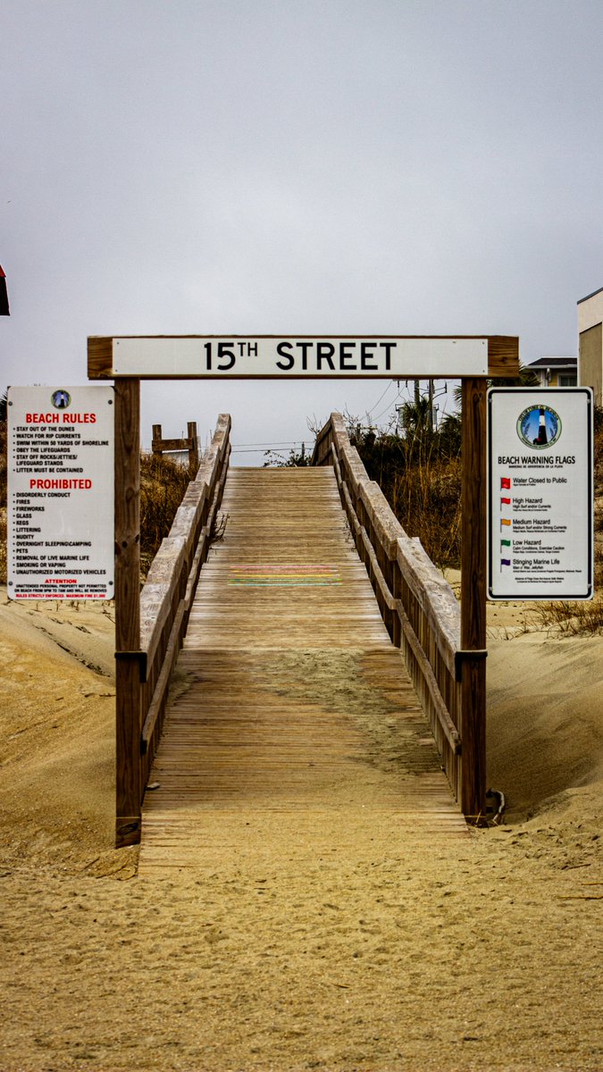 GhostlyGraphics's tweet photo. Walking to the Unknown...
.
.
.
.
#photography #photographer #tybeeisland #tybeebeach #dock #15thstreet #canonphotography #canon https://t.co/8txrxuPZkW