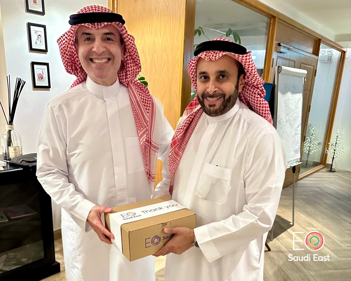EoEast's tweet photo. سعدنا الليلة بإستضافة الدكتور اسامة الجامع من خلال برنامجنا التعليمي وتطرقه لنقاط مهمة في حياة رواد الأعمال وعائلاتهم. كل الشكر للضيف والحضور ولكافيه Toss Eatery &amp; Cafe على الخدمات والاستضافة المميزة. 

#EOnation #EOtogether #Entrepreneurship https://t.co/MXsBFZBdVd