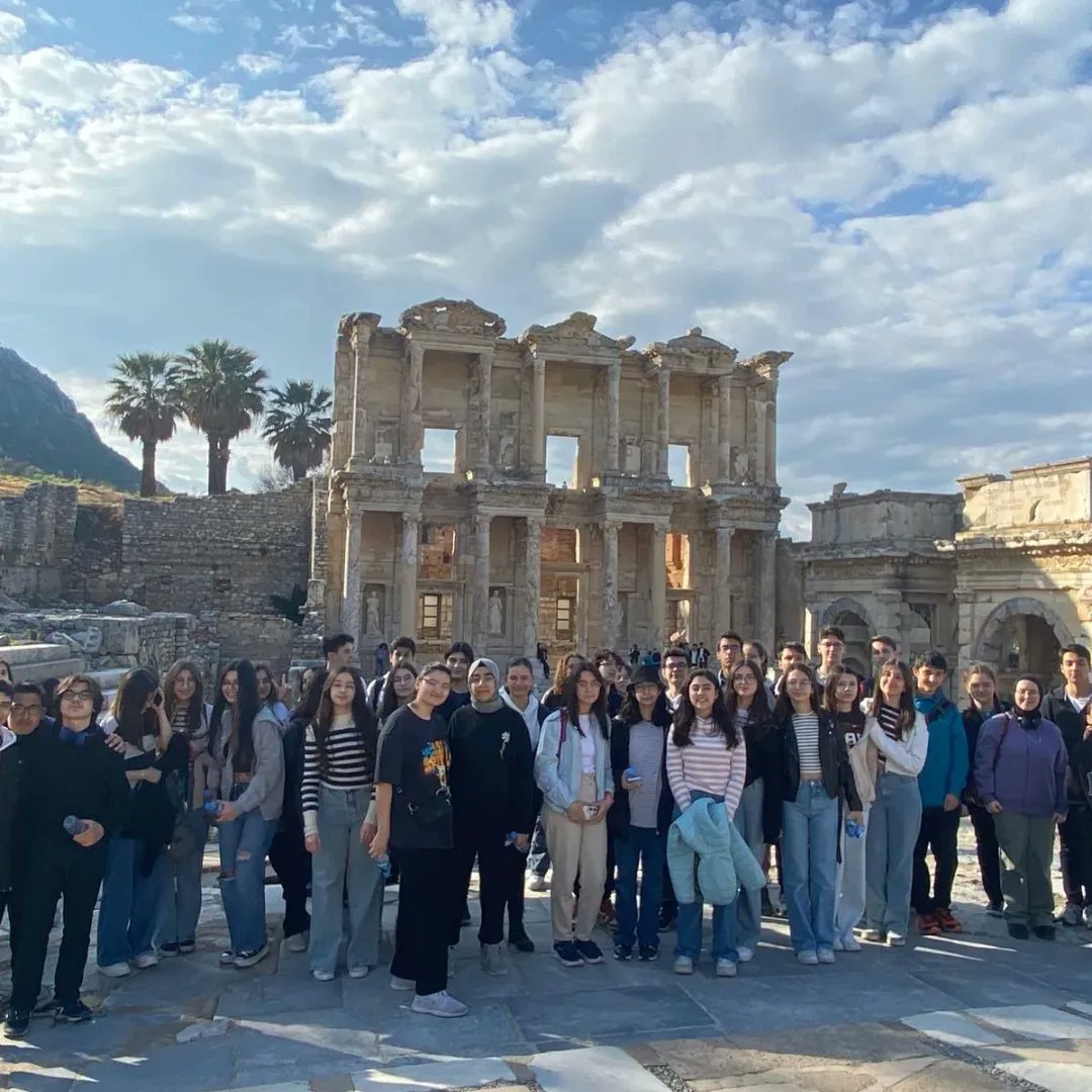 MFL_Resmi's tweet photo. TÜBİTAK Araştırma Projeleri Yarışması İzmir Bölge Finali kapsamında Aydın Kuşadası'nda bulunan takımlarımıza destek olmak amacıyla Kuşadası-Efes'e gezi düzenledik.
Takımlarımıza üstün başarılar dileriz. (06.03.2024)
🇹🇷🇹🇷🇹🇷🇹🇷🚀🚀🚀🚀🔬🔬🔬
We are the Champions!!!
#ManisaFenLisesi https://t.co/mCvciIFJL9