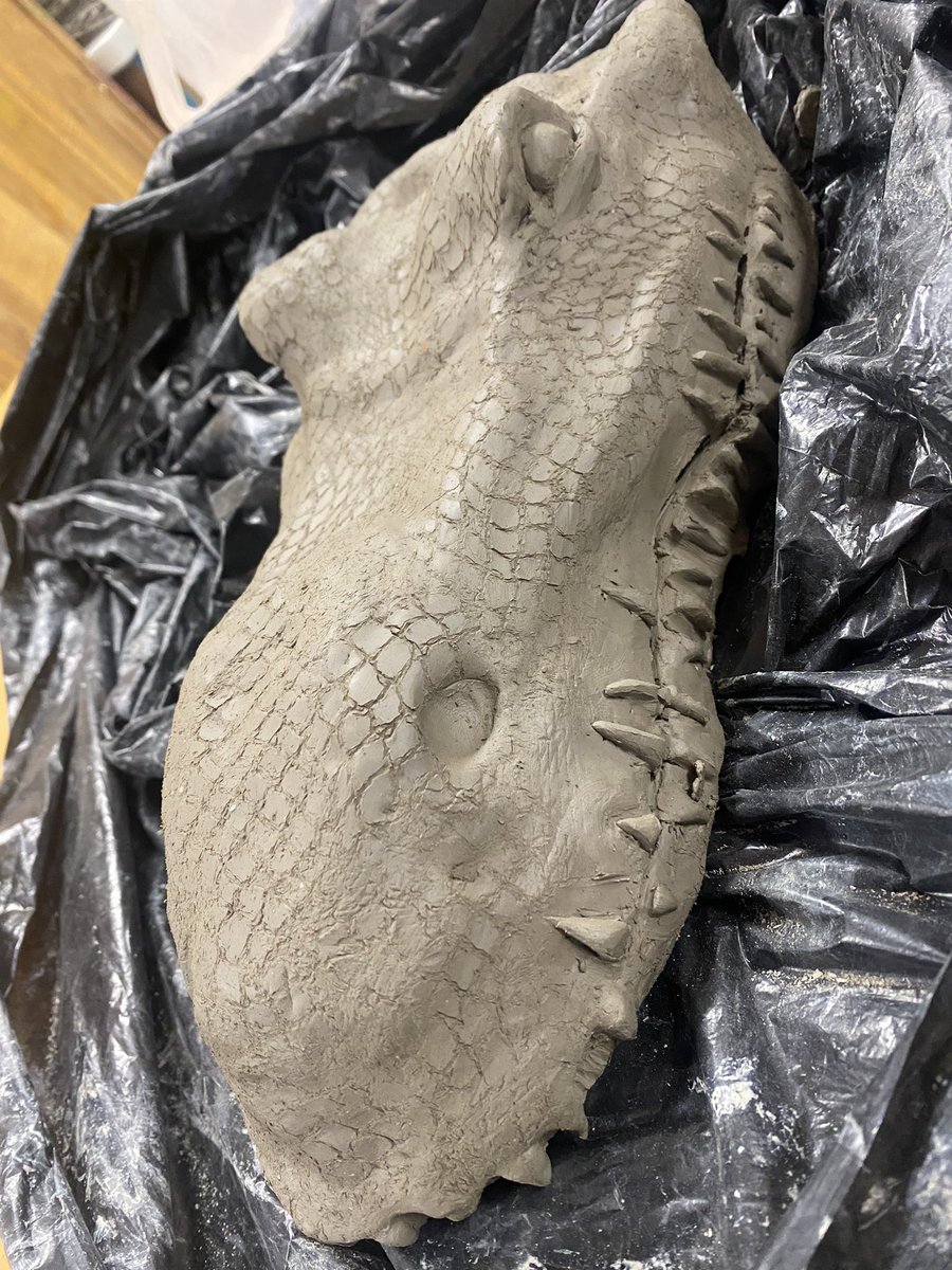 An amazing clay croc completed in art club tonight! Well done Lily 🐊🤩 #maximisingpotential @CaerleonComp