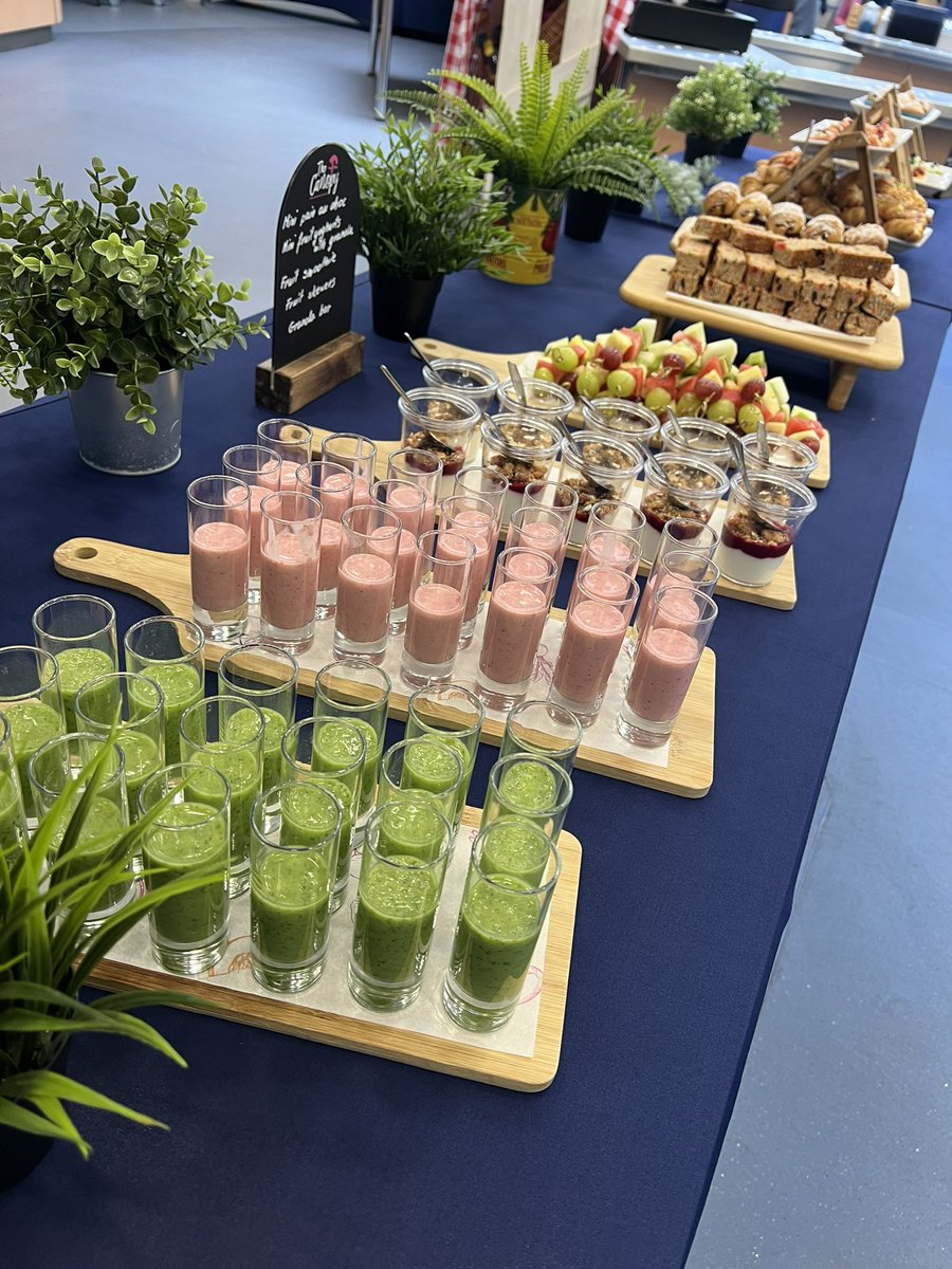 Healthy breakfast bar for opening day at @StCanopy 👏

Amazing work team 🫶

@HolroydHowe 

#Feedingindependentminds