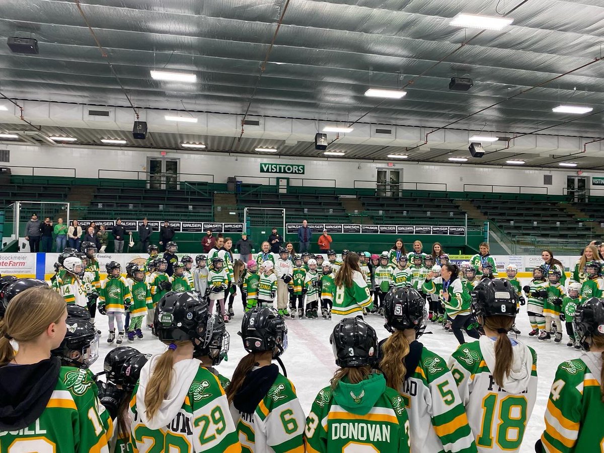 EHSgirlshockey's tweet photo. Is there a better way to celebrate a State Championship than with the best youth program?! What a night!!! Thank you all for coming out to celebrate! 💚🐝🤩 https://t.co/XaUIIpSxz4