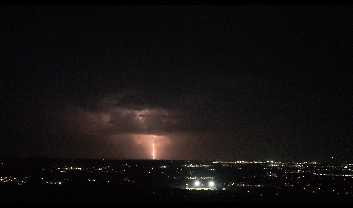 WxFanaticCC's tweet photo. Drone CG capture from my backyard. Looking towards Granbury. #txwx https://t.co/mSXSl2lmDg