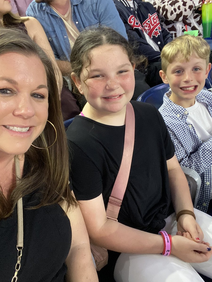 Kristin Felcman tweet media