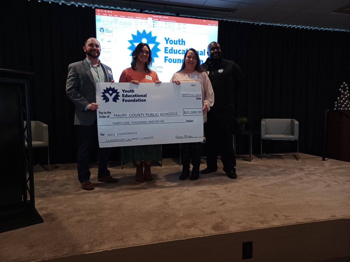 KCpriss's tweet image. Thank you Youth Educational Foundation for all the good work you do for our youth. I was so proud to be a representative for RHESS Helpful Hearts and sit amongst those who have done so many great things for @howell_stem students!! 
#BuzzWorthyDay