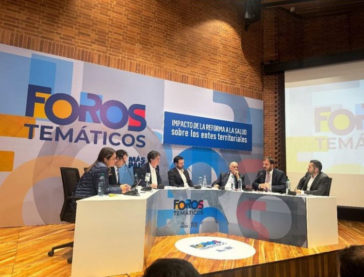 JulianDRinconS's tweet photo. Hoy estuve en Foros Temáticos @ANDI_Colombia y discutieron sombra el impacto de la reforma a la salud sobre los entes territoriales. 

Quede muy preocupado. El foro concluyó que la reforma a la salud le da funciones a los entes territoriales que los desbordan. https://t.co/ajGT6UZnX5