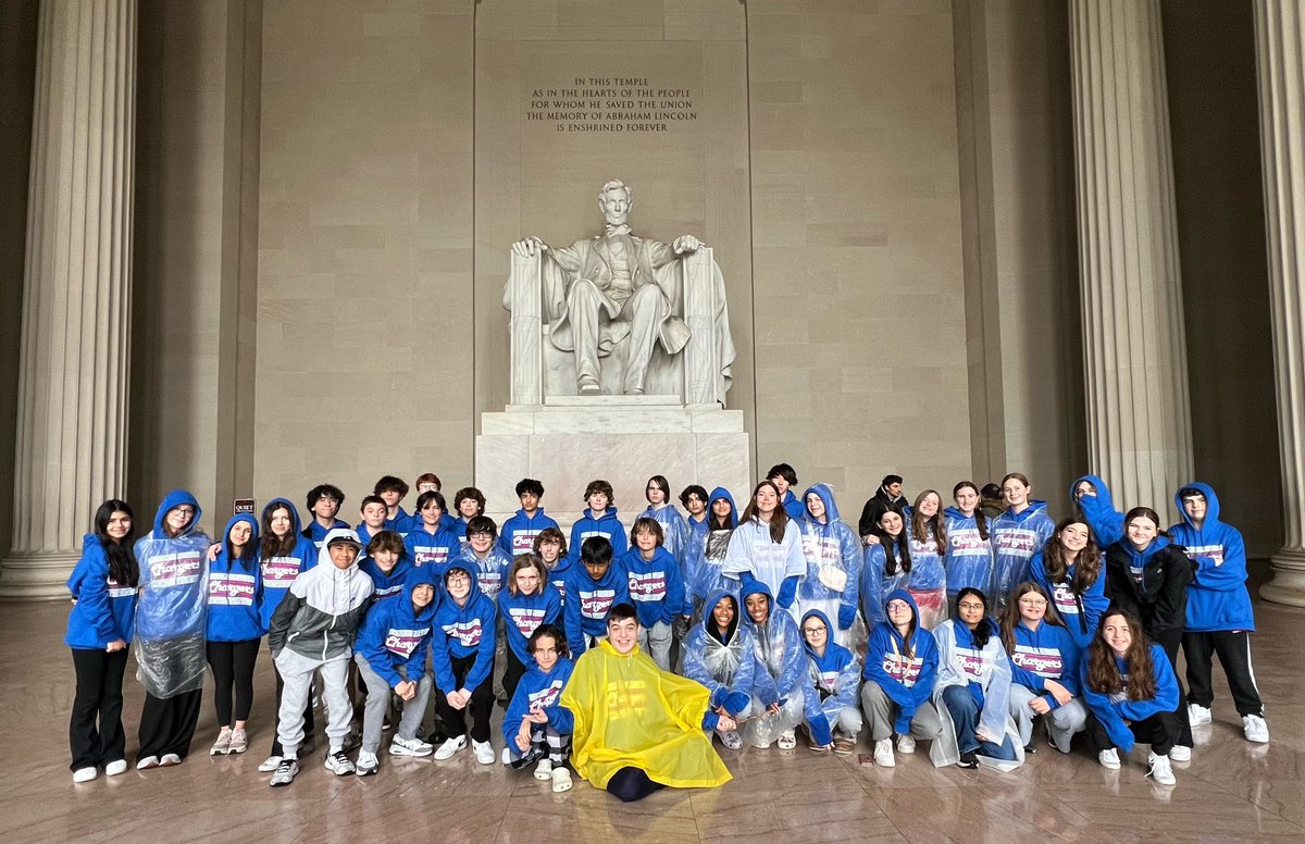 MsSalvador_CTE's tweet photo. Bus 2 at the Lincoln Memorial #8thGradeDCTrip @AFMSChargers https://t.co/NgUaK7HvRA