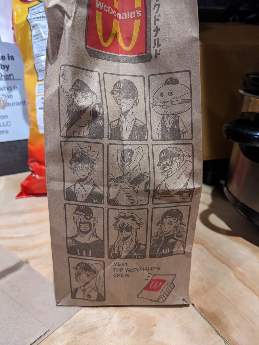 Swedessia's tweet photo. i need to see an art trend of people making themselves into a WcDonald's crew member NEOW!!! https://t.co/uv7UDYtnzF