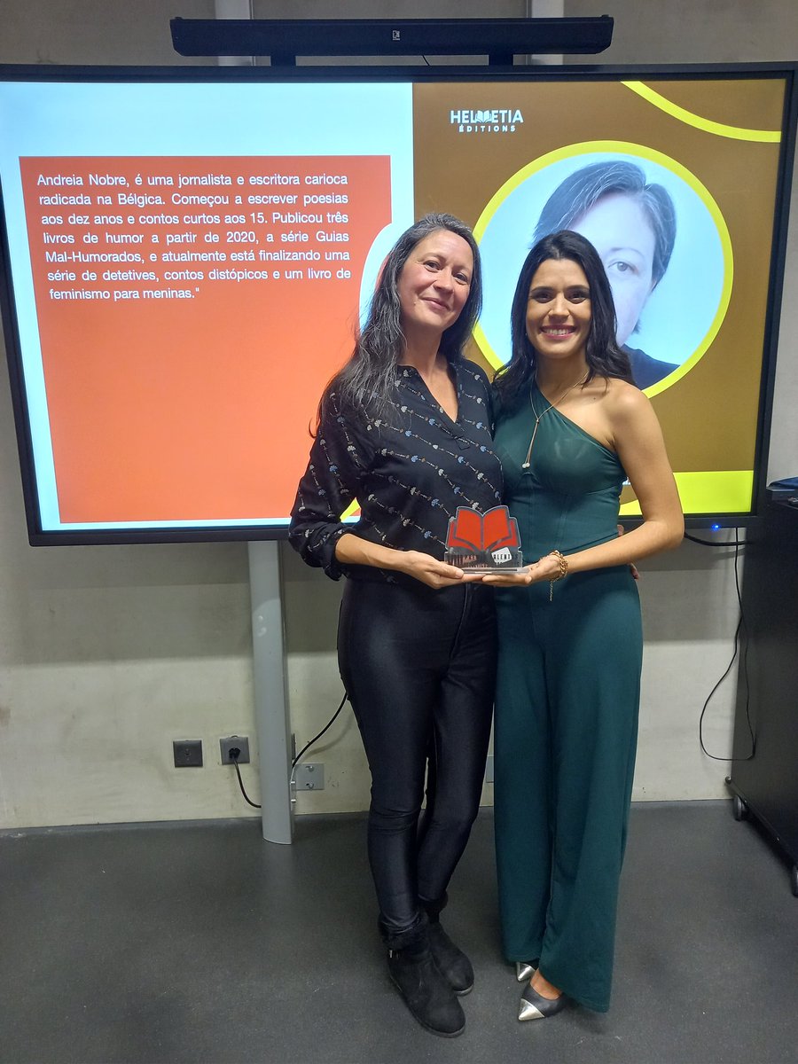 Andreia_O_Nobre's tweet image. Today, together with several great writers, I received the VIII Prêmio Talentos Helvéticos Brasileiros for the Grumpy Guide to Radical Feminism during the Salon du Livre de Geneve in Switzerland!