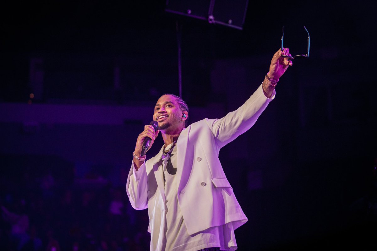 FiservForum's tweet photo. It was a 🔥 Saturday night at The Love Hard Tour with with Keyshia Cole, Trey Songz, Jaheim, and K. Michelle. ❤️‍🔥🥰🌹

📸 Ty Helbach Photography https://t.co/5qGcNtXRLS